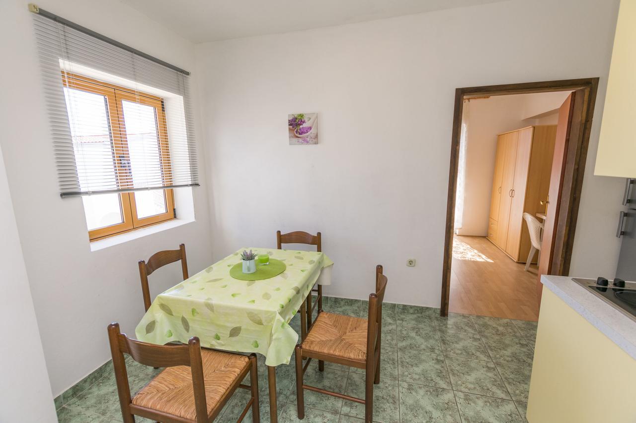 Apartments Ksenija Primošten Esterno foto