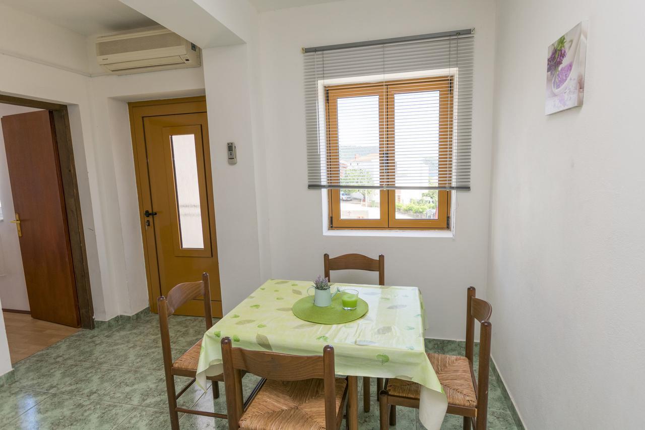 Apartments Ksenija Primošten Esterno foto