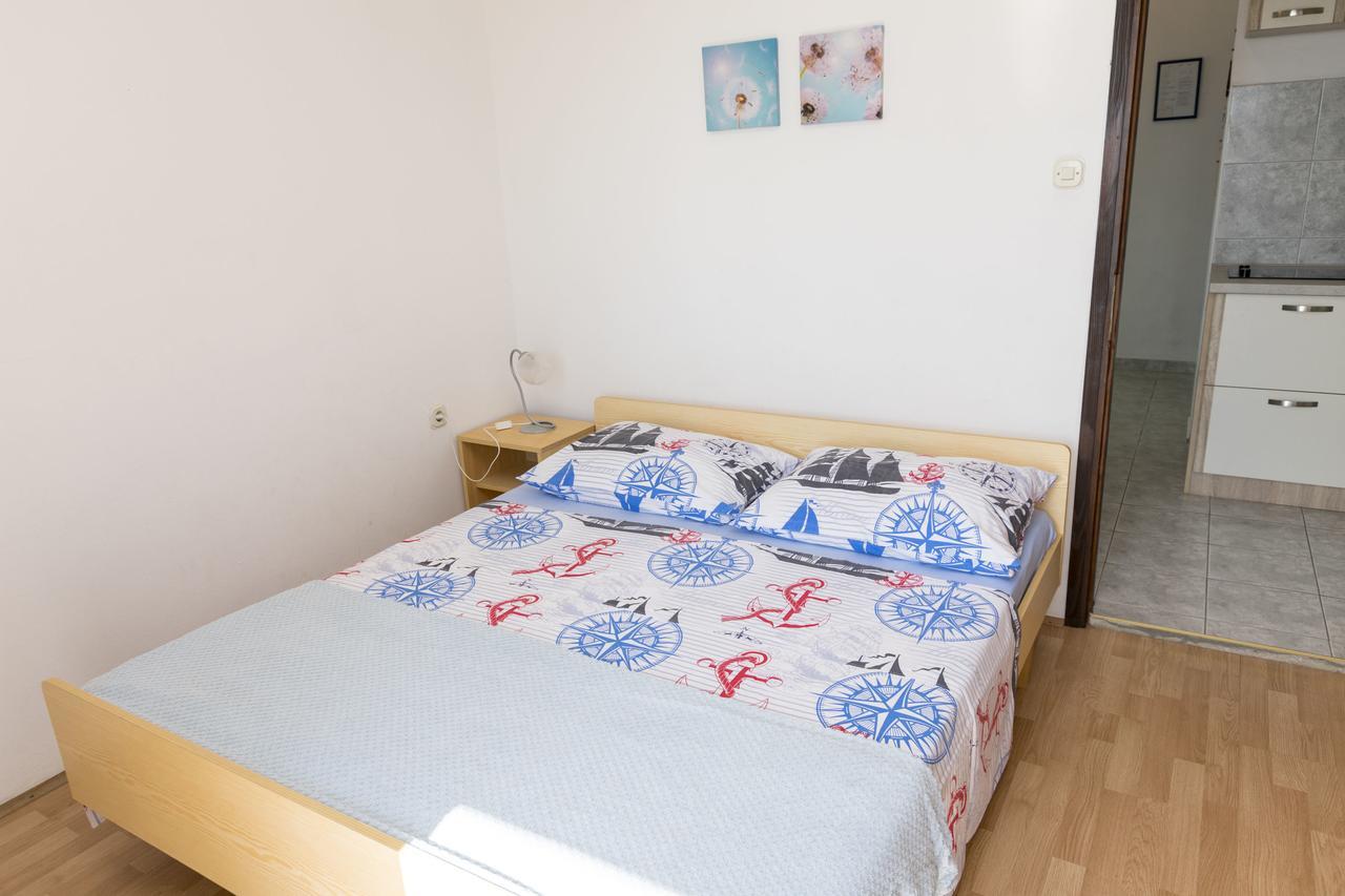 Apartments Ksenija Primošten Esterno foto