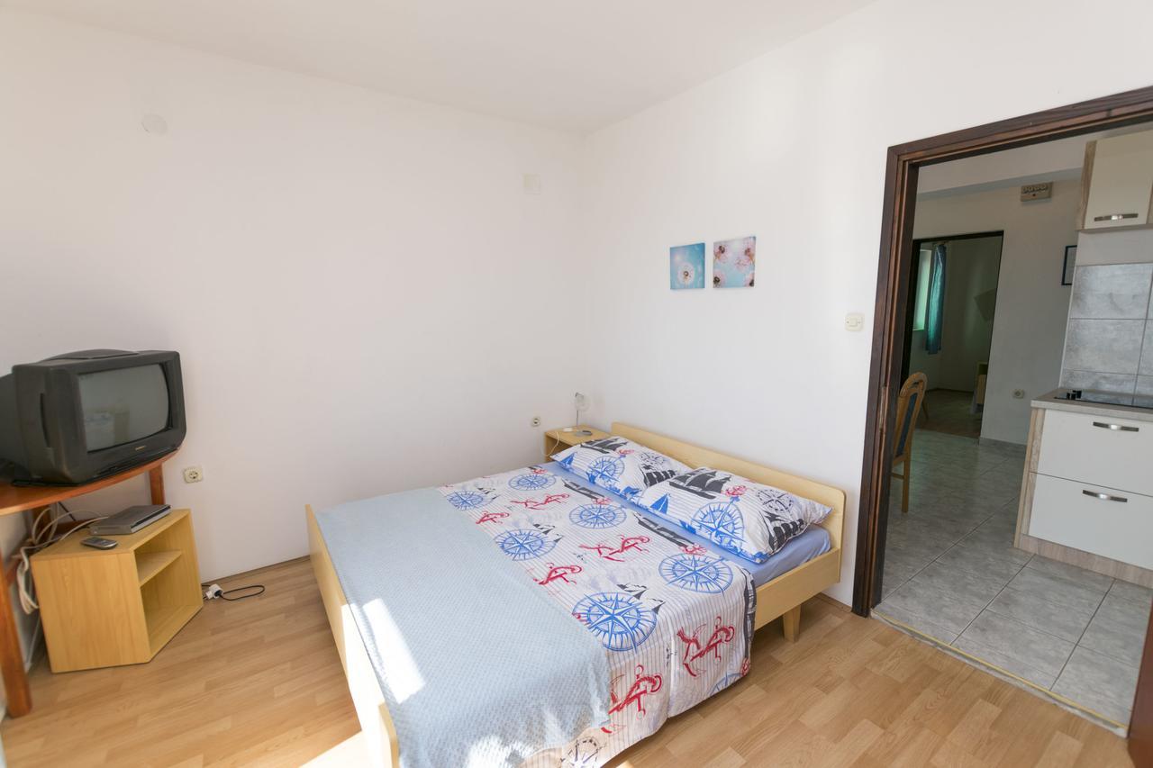Apartments Ksenija Primošten Esterno foto